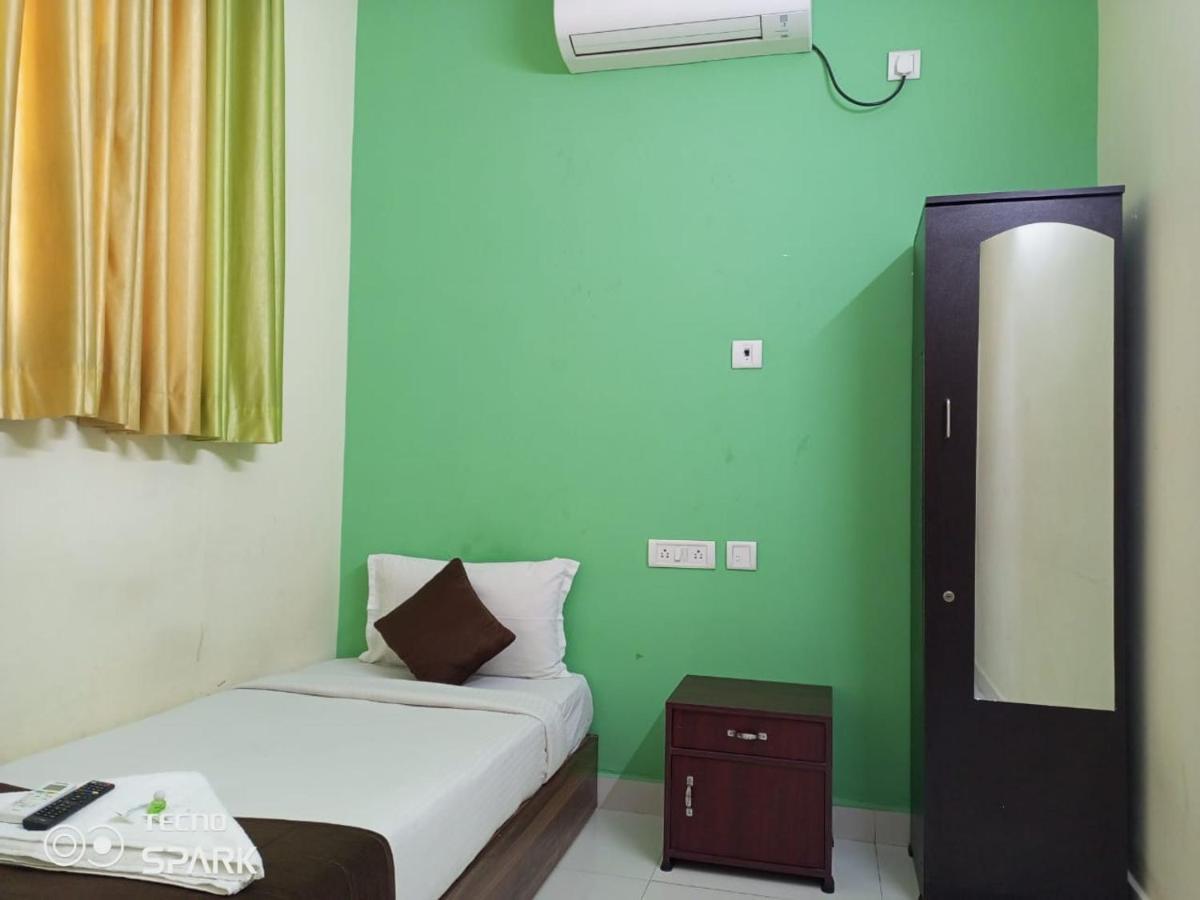 צ'נאי Green Tree Hotel-Near Vfs Global And Ramee Mall מראה חיצוני תמונה